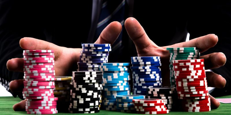 Luật cơ bản trong cách đánh bài poker cho người mới bắt đầu